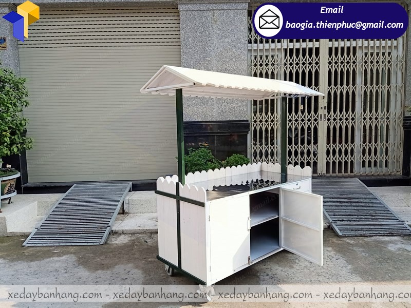 giá xe gỗ bán thức ăn nhanh