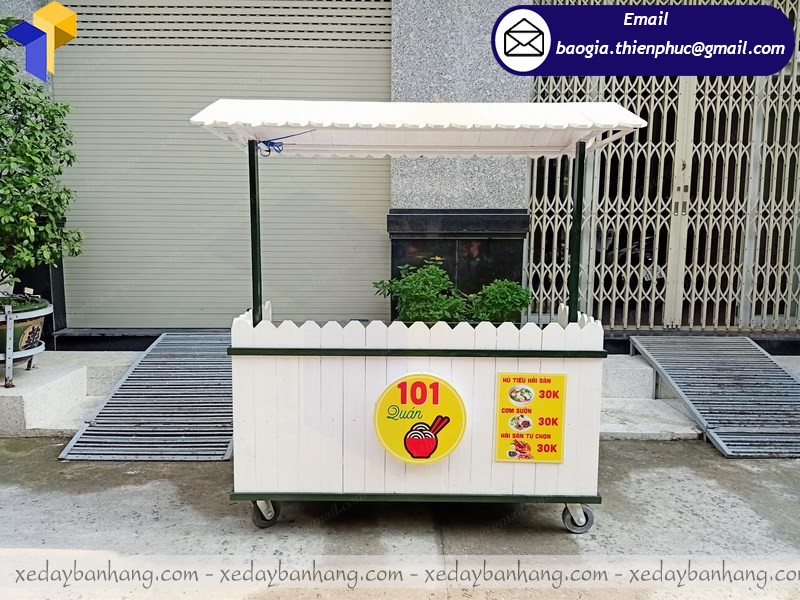 tủ gỗ bán thức ăn nhanh