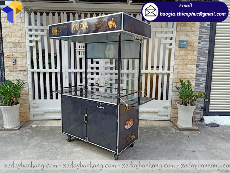 dóng xe sắt bán gà rán