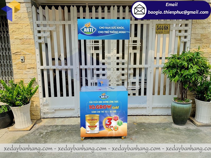 báo giá bàn sampling sắt bán sữa trẻ em