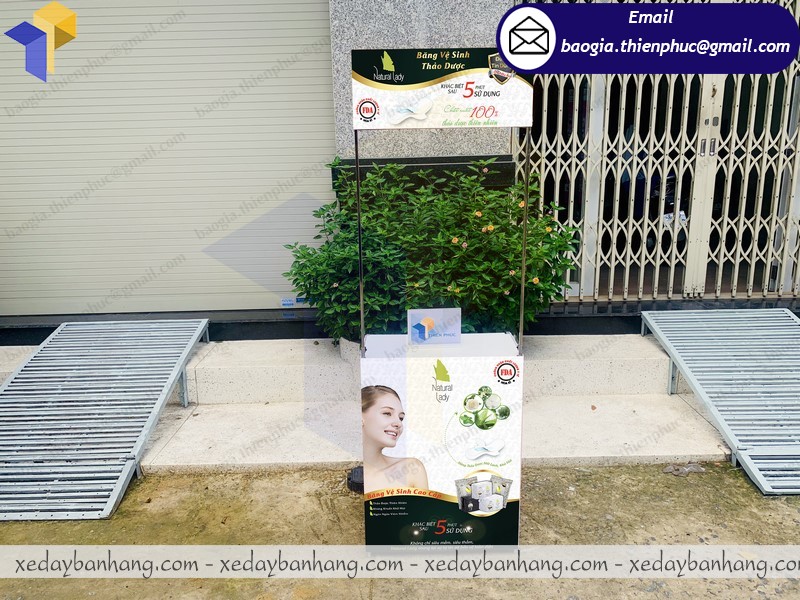 báo giá kệ sắt trưng bày hội chợ