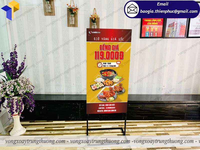 báo giá standee quảng cáo sự kiện giảm giá