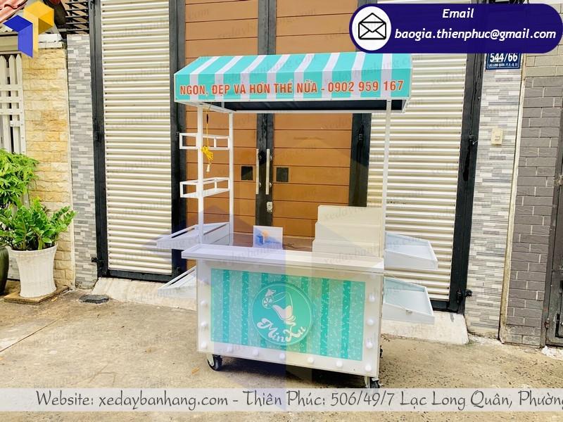 xe bán trà sữa vỉa hè