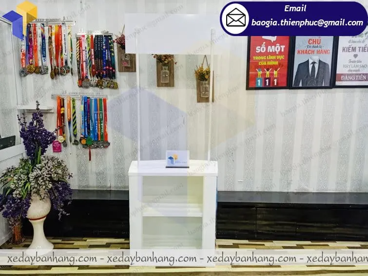 booth nhựa trưng bày siêu thị