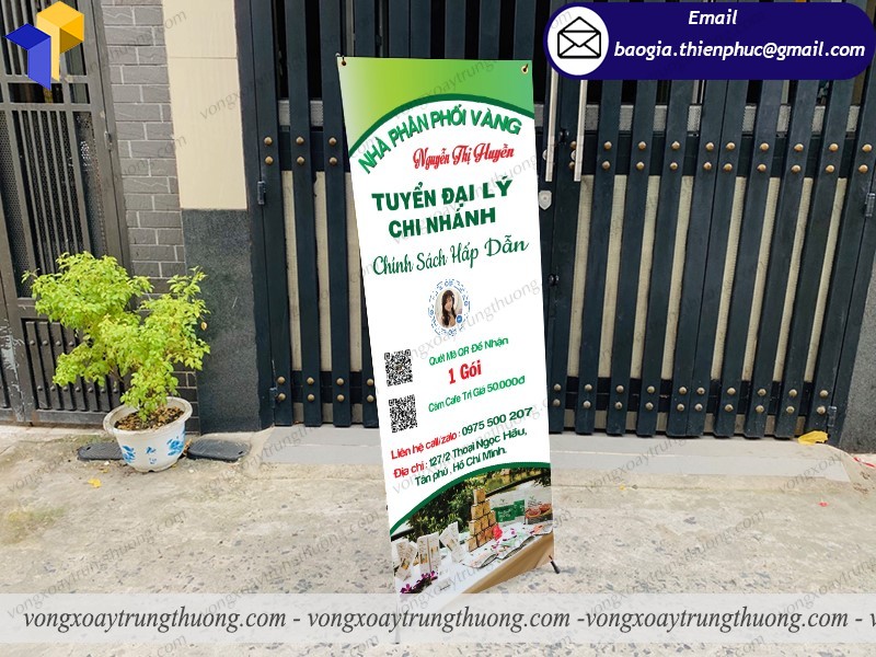 cung cấp standee x quảng cáo mỹ phẩm số lượng lớn