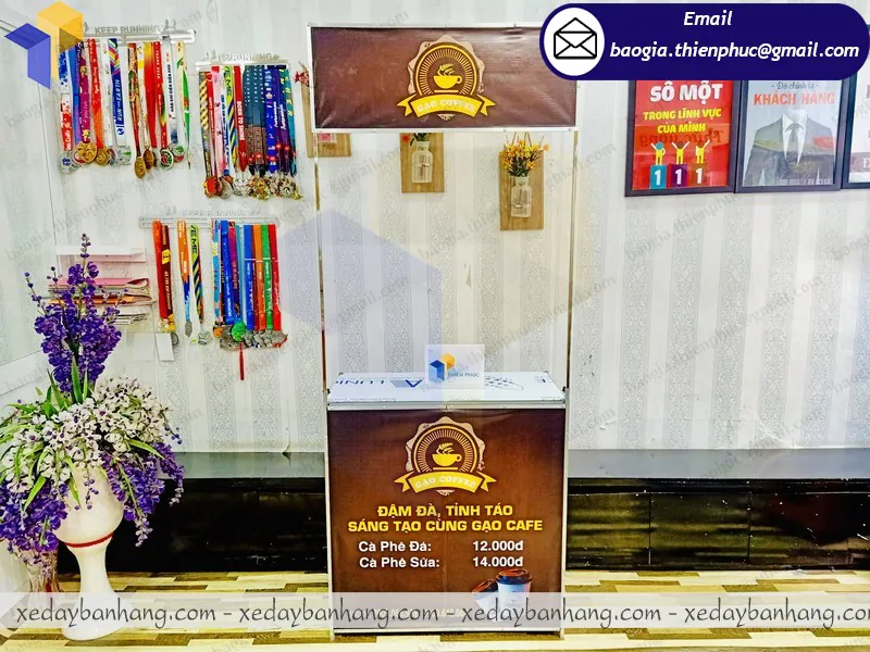 đặt làm booth sắt bán hàng cỡ lớn