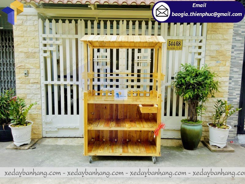 đặt làm tủ gỗ bán nước cam lưu động