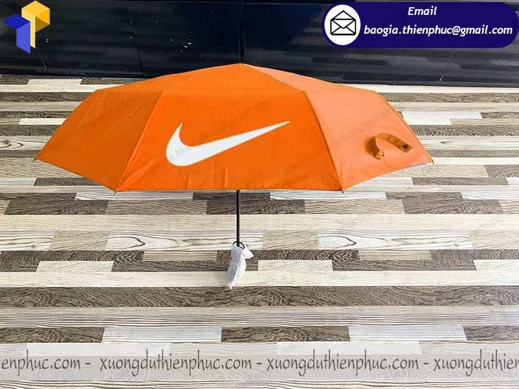 đặt mua ô cầm tay che mưa