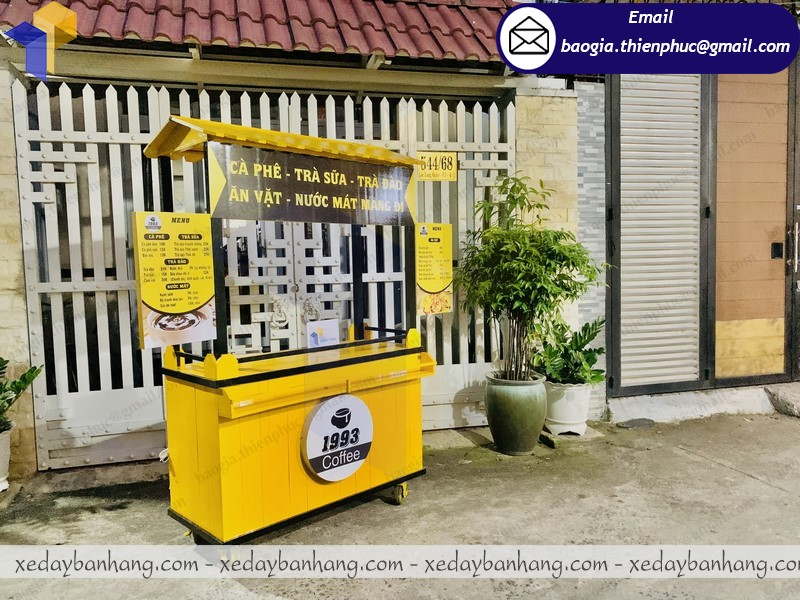 gia công quầy bán cà phê mang về