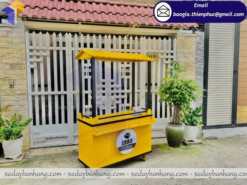 hình ảnh tủ gỗ bán cà phê mang đi