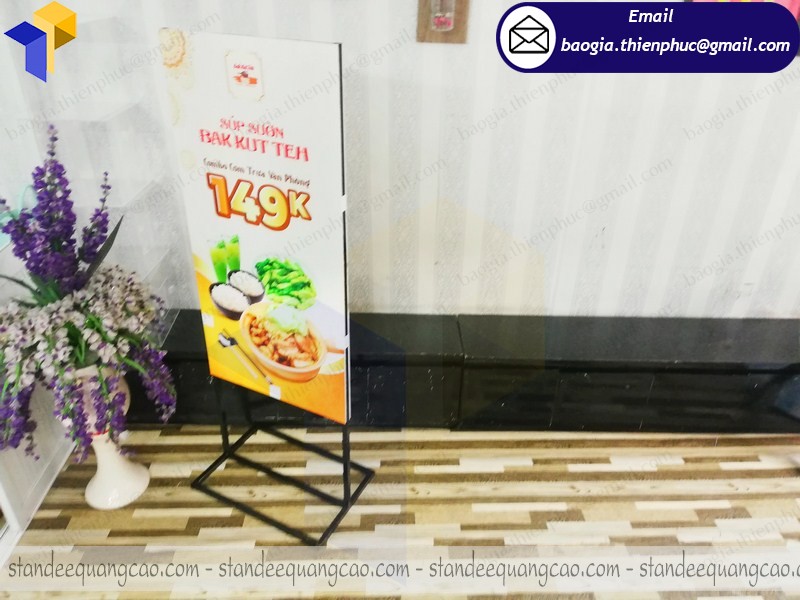 thiết kế standee 2 mặt ở hcm
