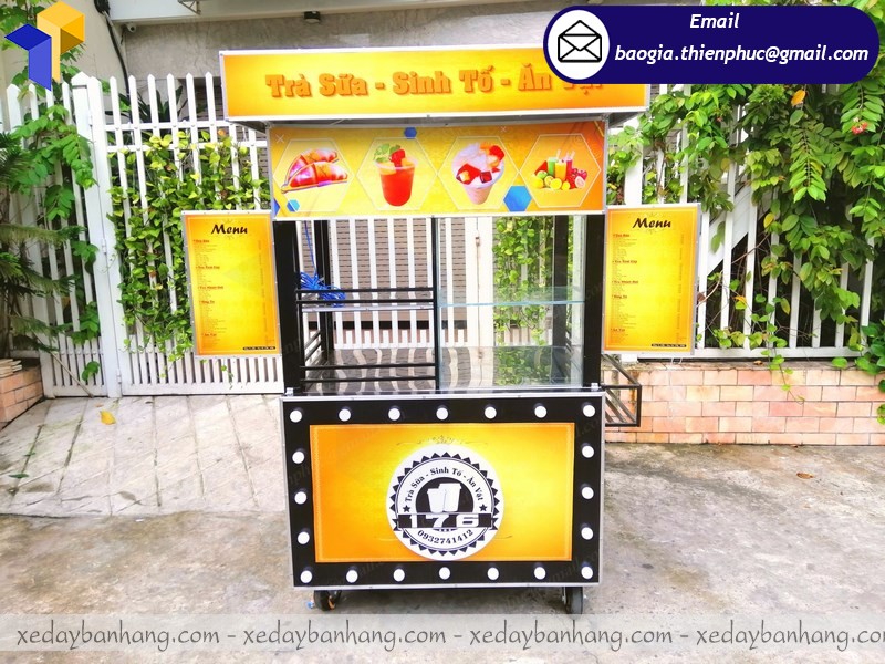 xe sắt bán đồ ăn vặt