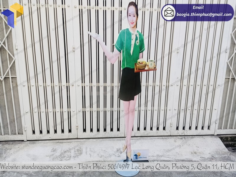 mua bảng hiệu quảng cáo hình người