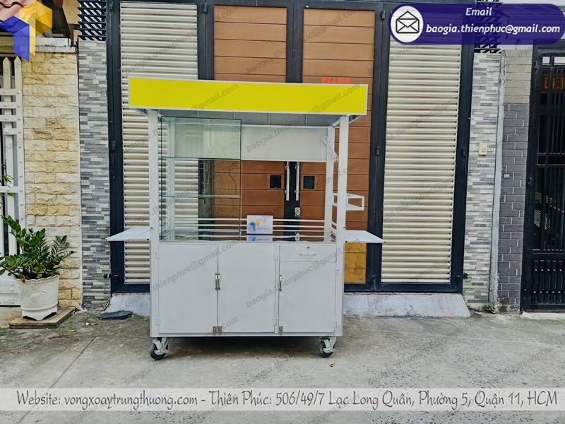 quầy sắt bán xiên que