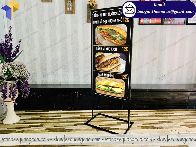 standee chân khung sắt giá rẻ đẹp
