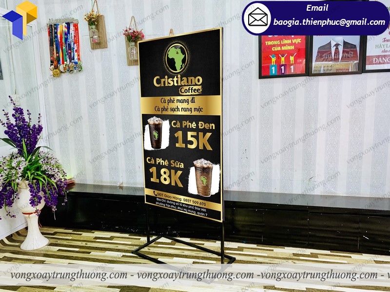 standee dựng quán cafe trung nguyên