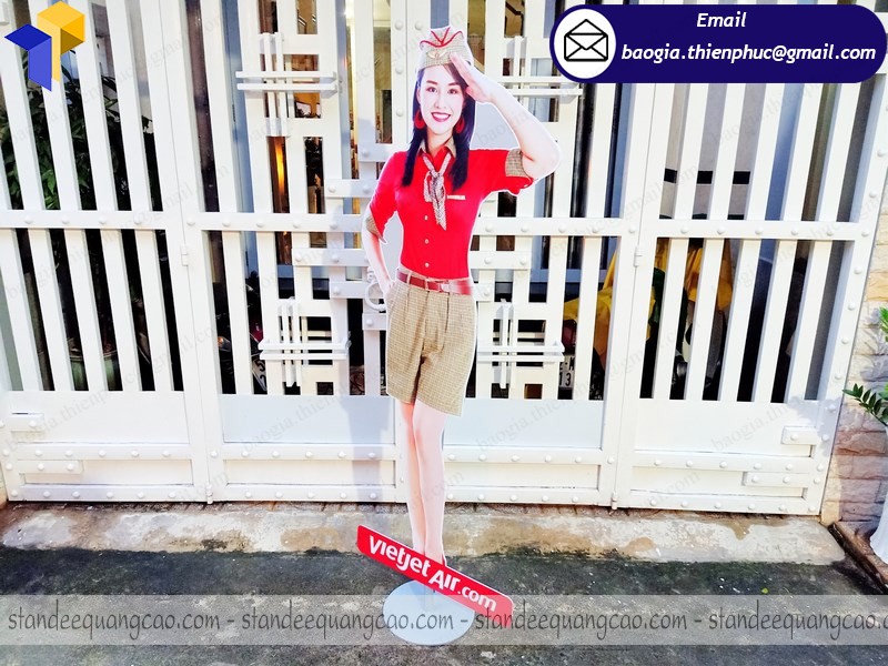 standee hình người quảng cáo hcm