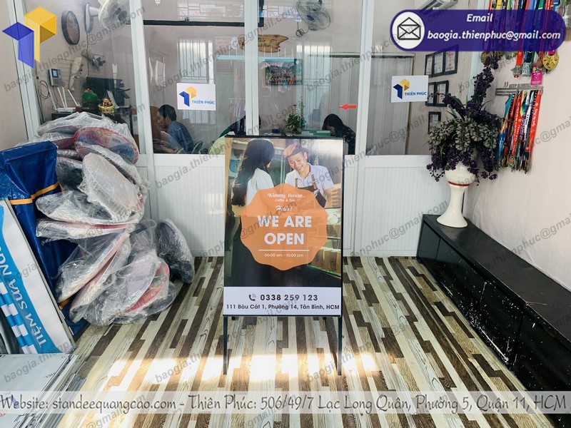 standee khai trương chữ A rẻ