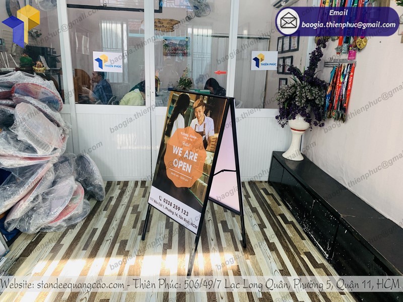 standee khai trương chữ A tphcm