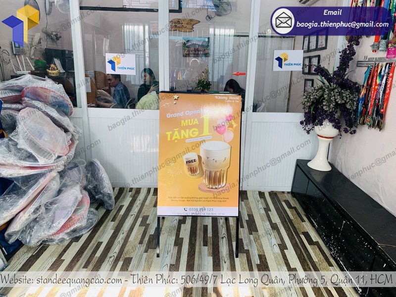 standee khai trương chữ A uy tín