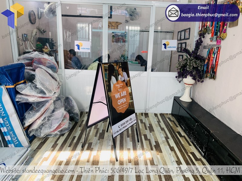 standee khai trương chữ A