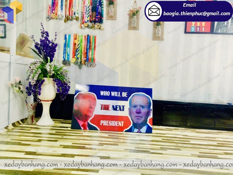 standee khung sắt quảng cáo