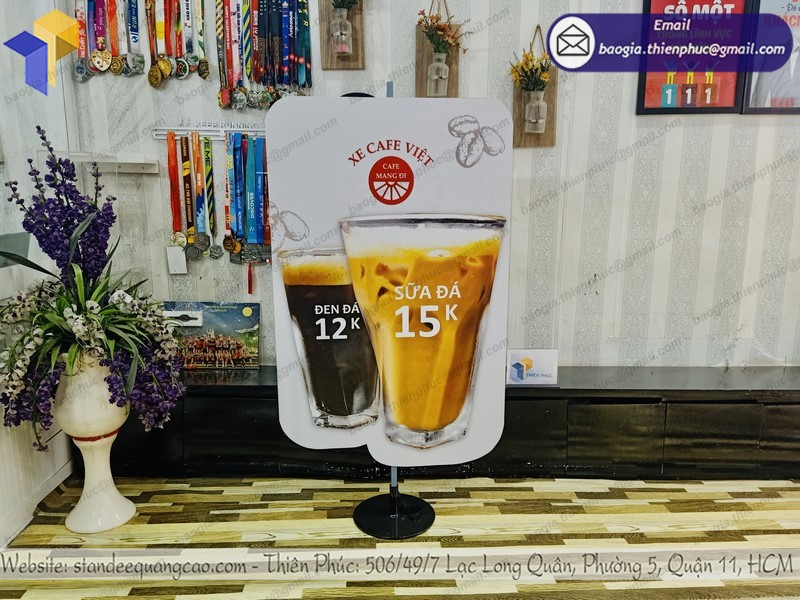 standee mô hình chân khung sắt đẹp