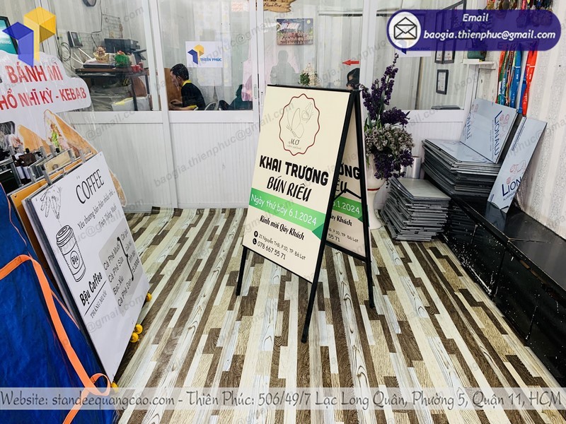 standee quảng cáo chữ A tphcm