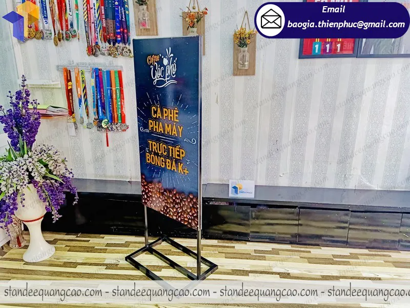 standee quảng cáo khung sắt đẹp