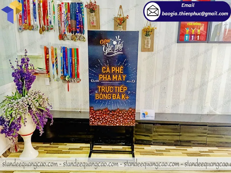 standee quảng cáo khung sắt giá rẻ