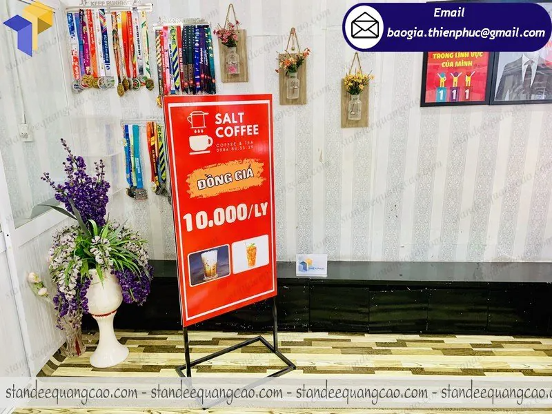 standee quảng cáo quán cafe