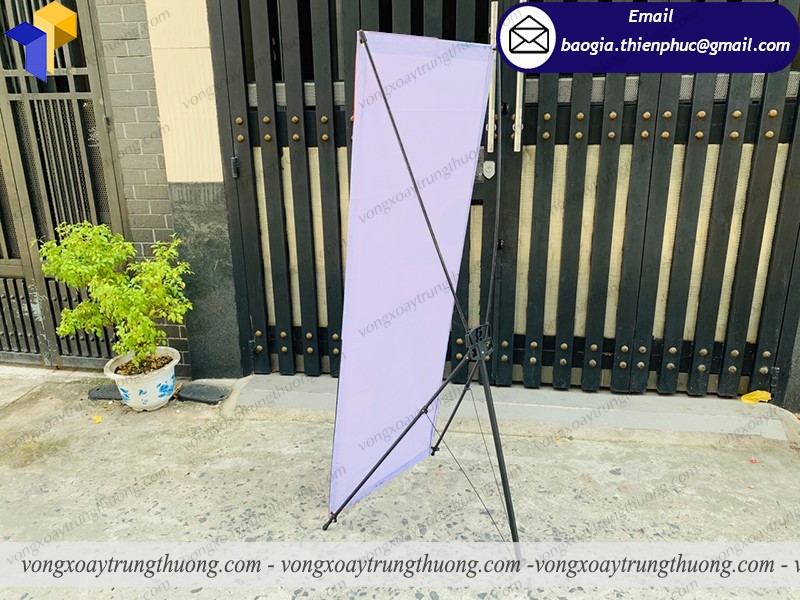 standee x quảng cáo mỹ phẩm