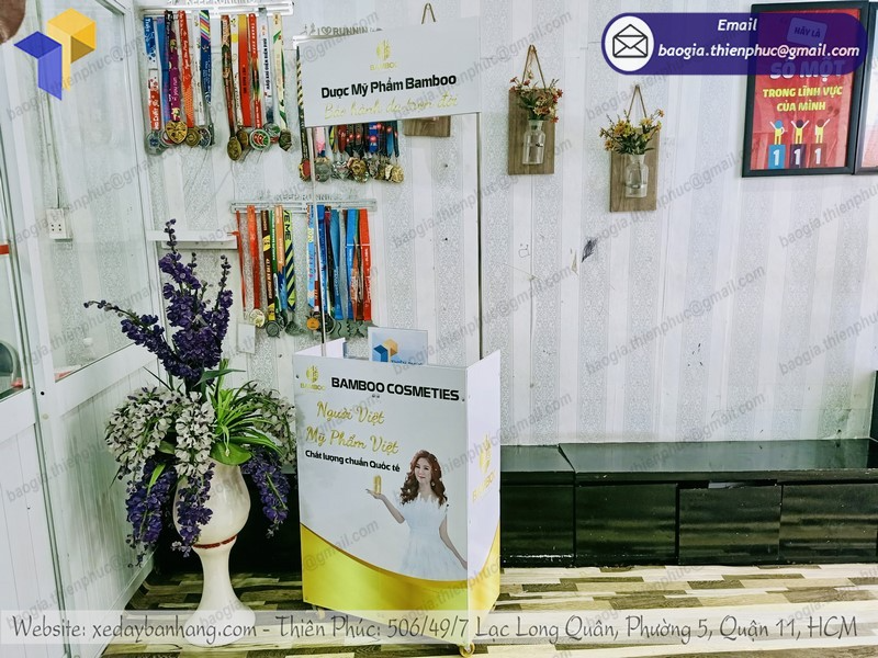 thiết kế quầy quảng cáo bán hàng