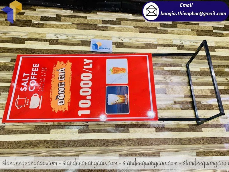 thiết kế standee quảng cáo quán cafe