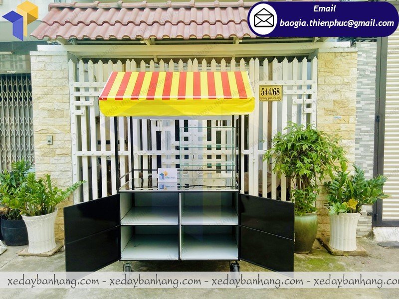 thiết kế tủ bán đồ ăn vặt vỉa hè