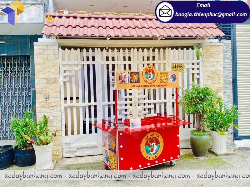 thiết kế xe bán gà rán theo yêu cầu