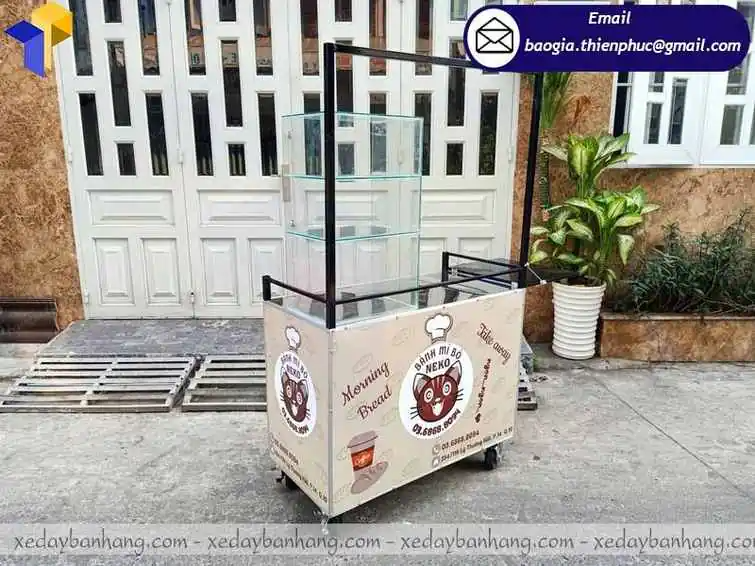 thiết kế xe đẩy bán bánh mì chả cá