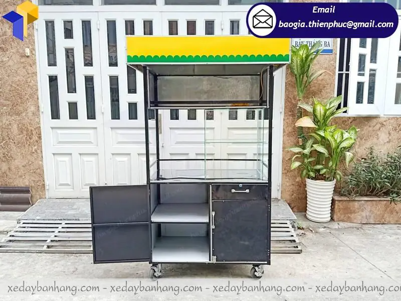 tủ bán sinh tố nước ép hoa quả trang trí đẹp