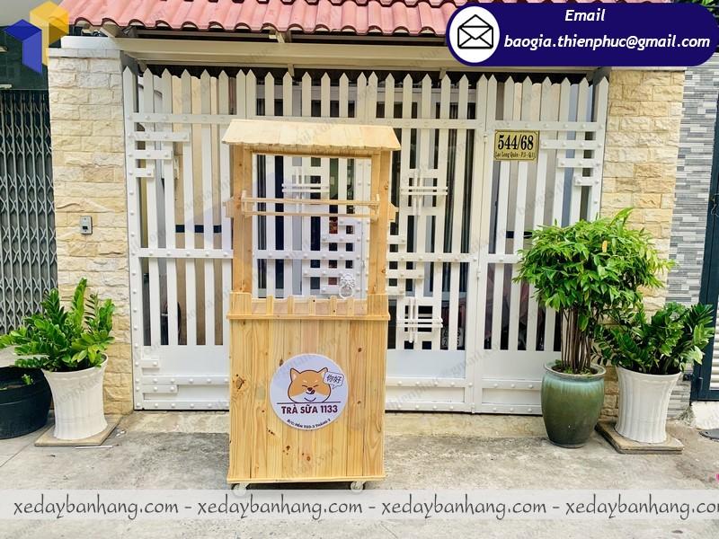 quầy gỗ bán trà sữa