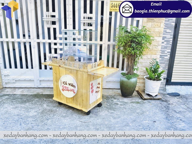 tủ gỗ bán xiên que giá bao nhiêu
