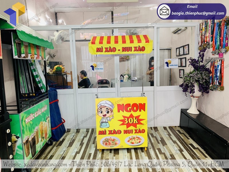 xe bán đồ ăn xếp gọn đẹp