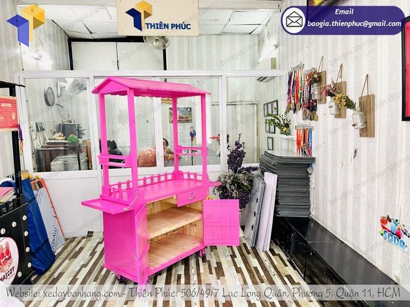 xe bán trà sữa bằng gỗ