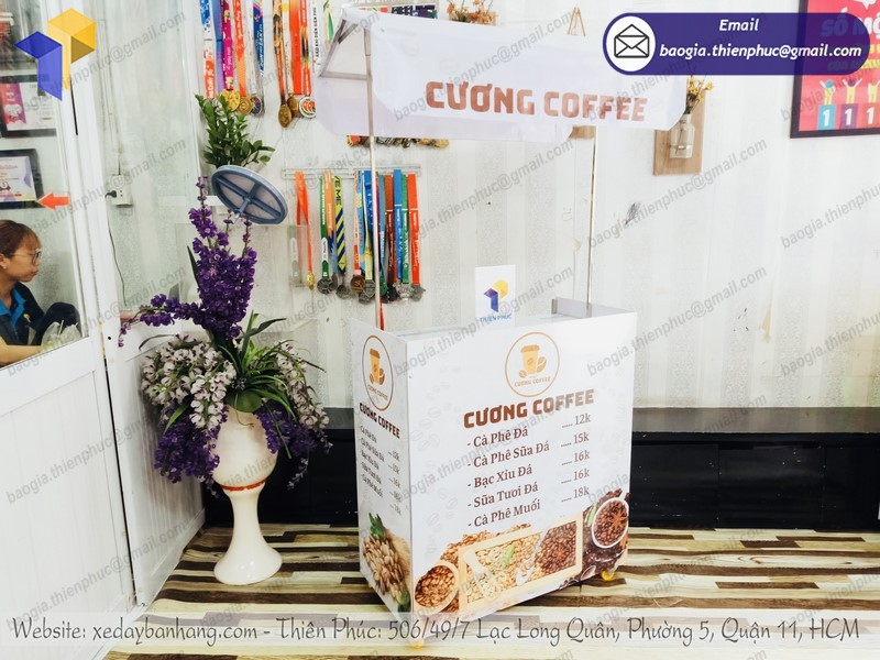 xe cà phê take away