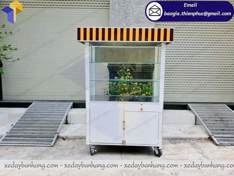 xe đẩy bán gà rán bằng sắt