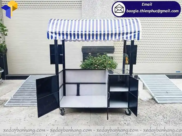 xe đẩy bán kem đường phố