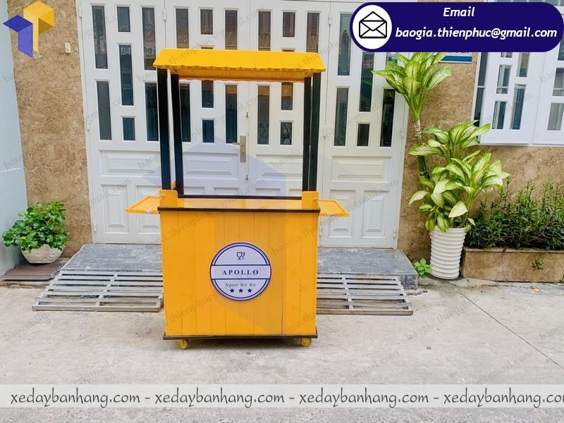 xe gỗ bán cà phê