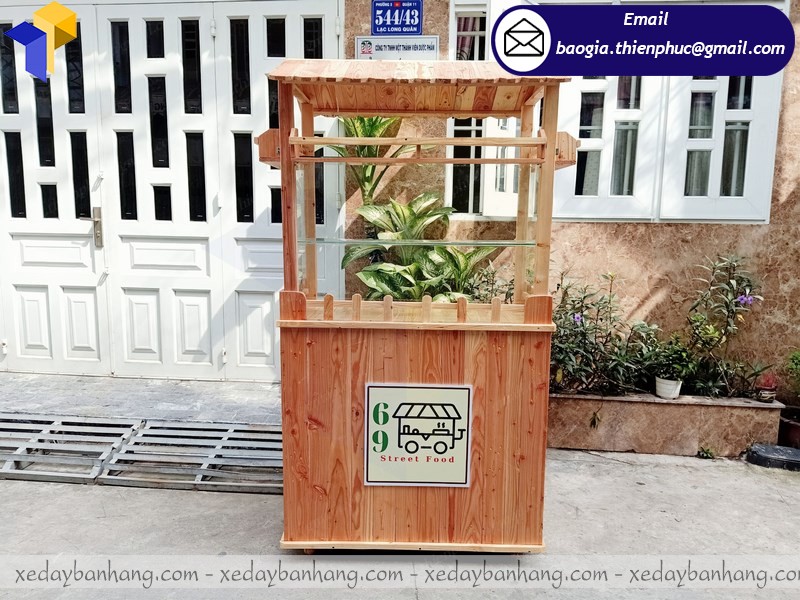 xe gỗ bán đồ ăn vặt