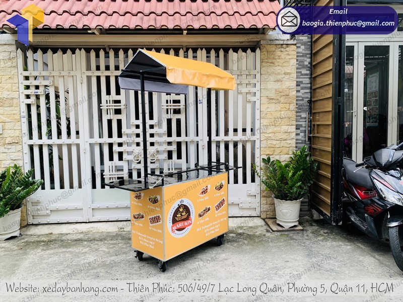 xe sắt bán takoyaki vỉa hè đẹp